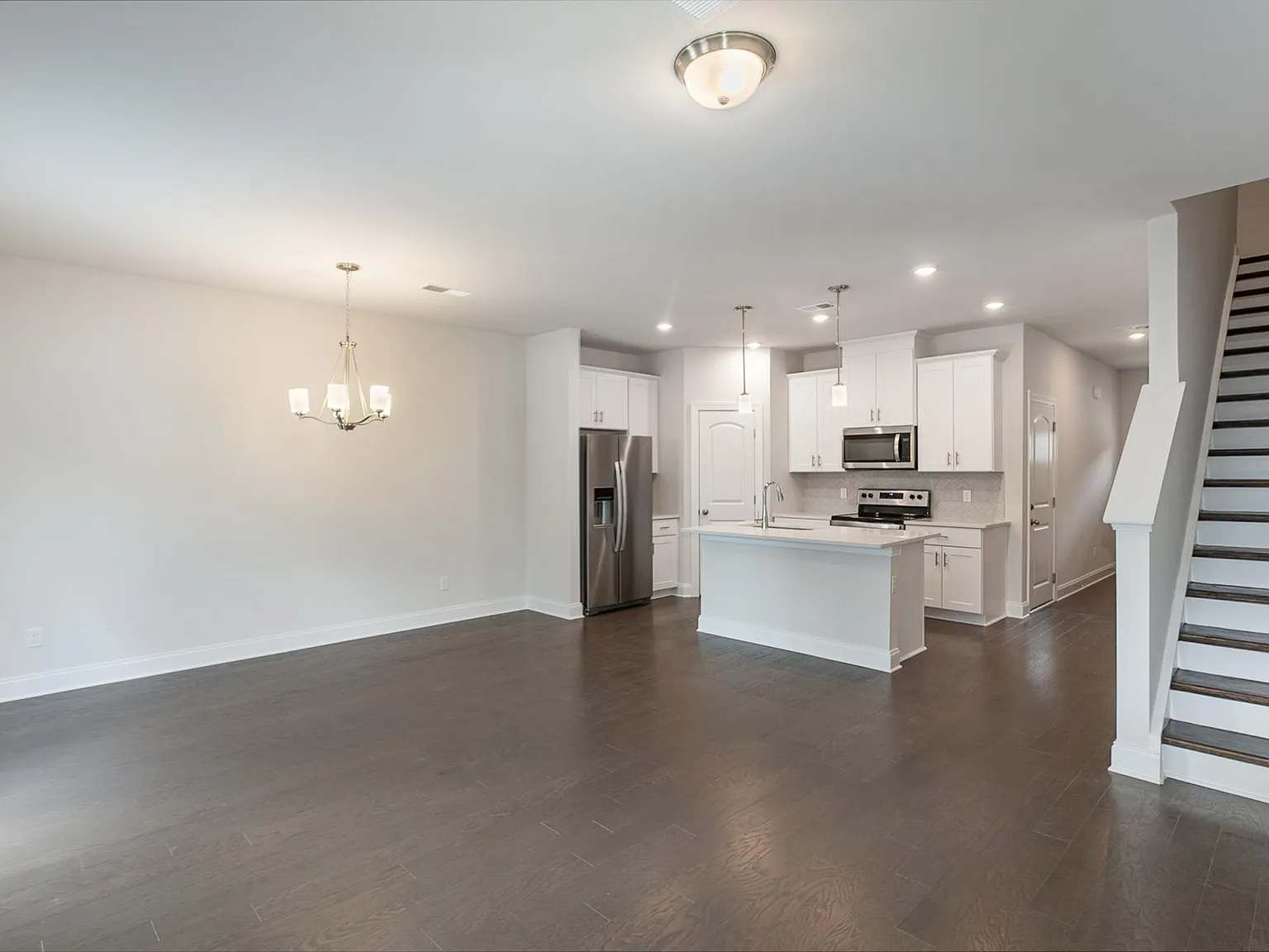 3 bed, 2.5 bath, 1601 sqft, $1,995 — Photo 4
