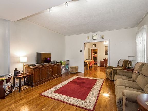 4th image of 14730 Coolidge Ave