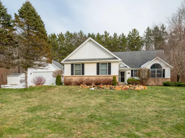 7696 Stoney Creek Dr, Augusta, MI 49012
