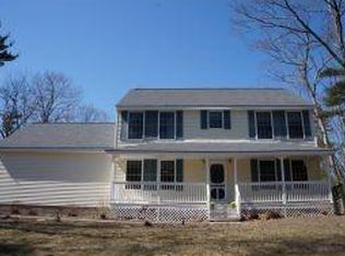8 Griffin Rd, Hudson, NH 03051