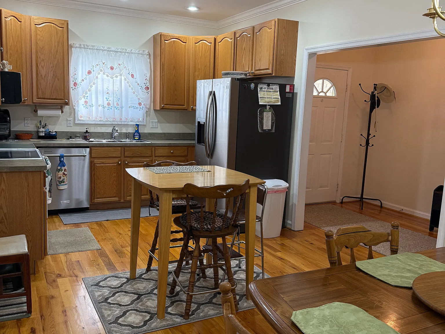2 bed, 1558 sqft, $1,850 — Photo 3