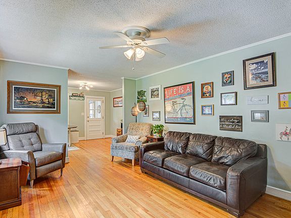 3rd image of 5107 Parkside Dr