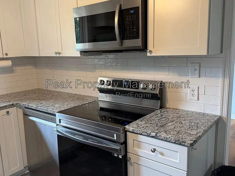 2119 Woodmont Dr — Photo 5