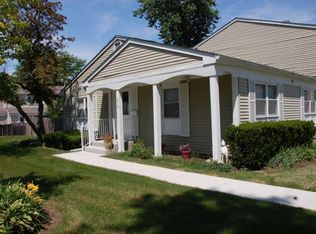 1818 Largo Ct, Schaumburg, IL 60194