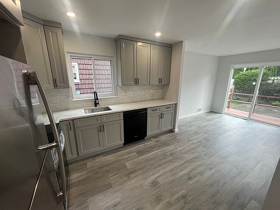 2nd image of 22318 59th Ave #1