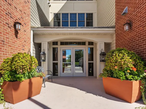 440 Water St Unit 205, Prairie Du Sac, WI 53578
