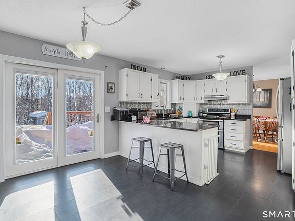 4th image of 83 Kate Downing Road