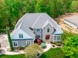 3293 Kellygreen Dr, Angola, IN 46703