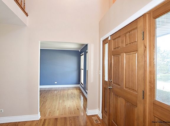 2nd image of 702 Lindsay Cir