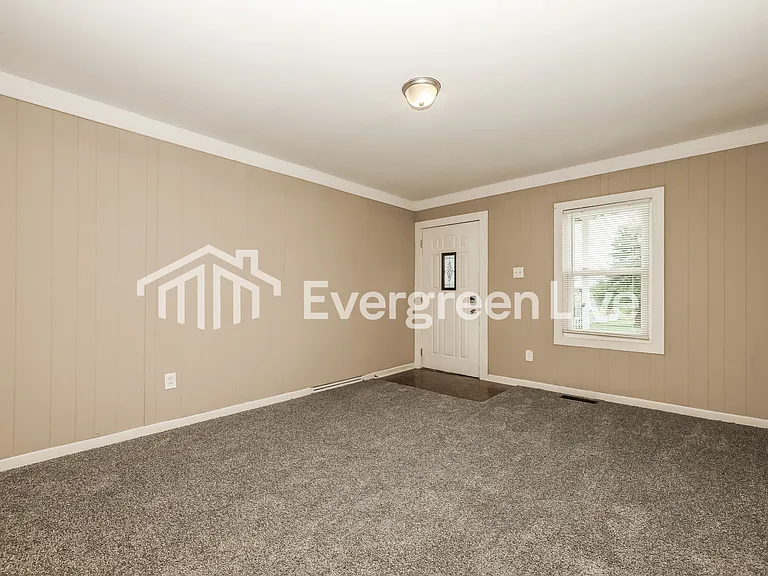 1513 Bauer Ave — Photo 4