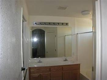 4th image of 4426 Eiffel Dr