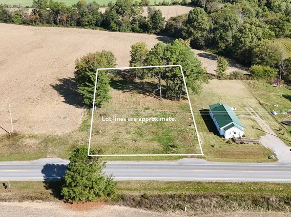 1389 IL Hwy 15, Fairfield, IL 62837