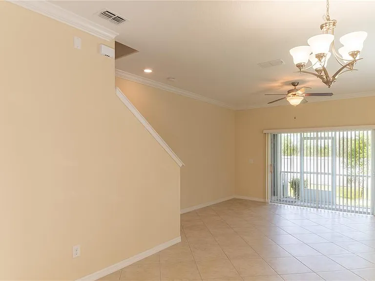 31235 Claridge Pl — Photo 3