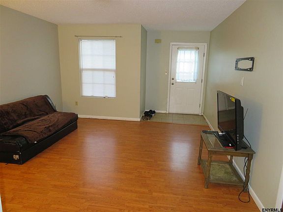 2nd image of 25 E Pine Ln #4