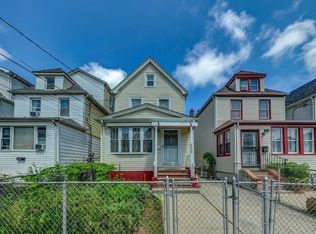 89-39 204th St, Hollis, NY 11423