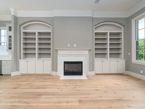 5th image of 3828 Glen Arbor Dr