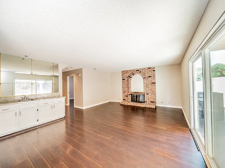 1229 Hibiscus St — Photo 11