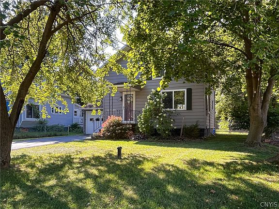 3rd image of 104 Watson Rd
