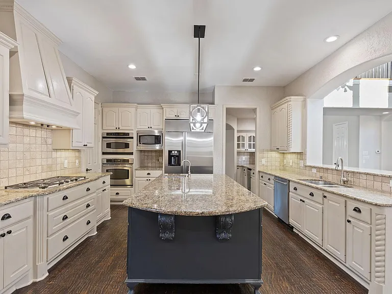 10229 Fire Ridge Dr — Photo 16