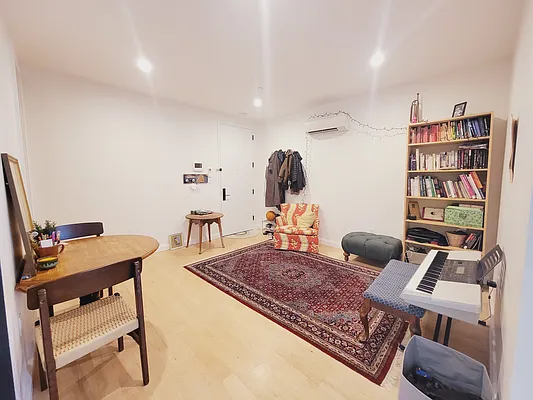 Rented by Oxford Property Group | media 9