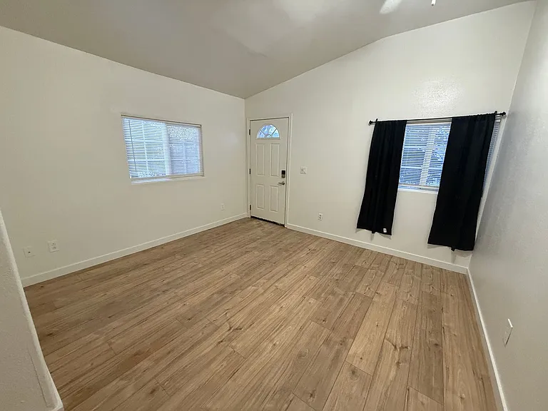 1337 Hyder St — Photo 4