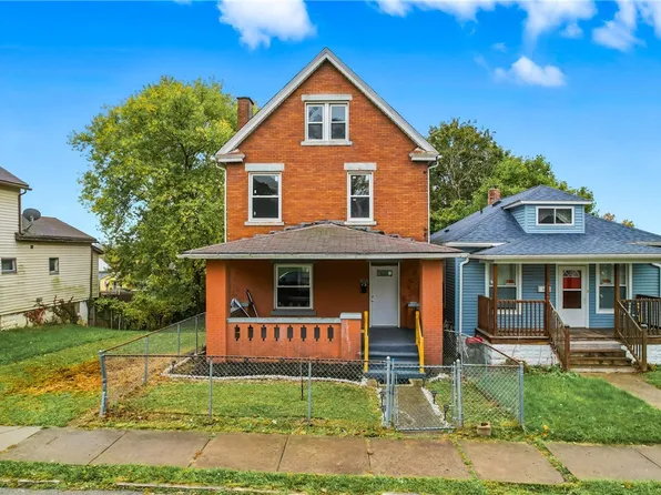 522 Wallis Ave, Farrell, PA 16121