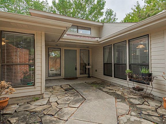 3rd image of 4902 Kelso Ln
