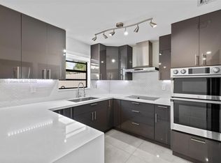 10932 NW 7th St #902, Miami, FL 33172