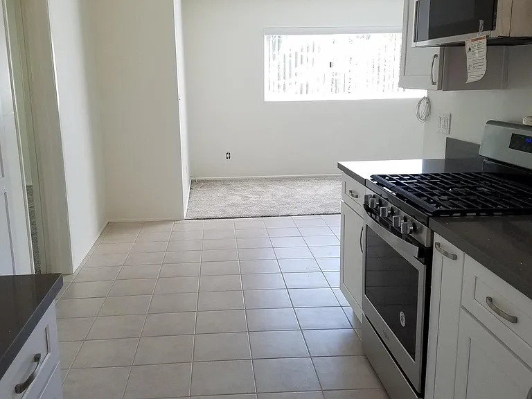 1907 Mathews Ave #B — Photo 5