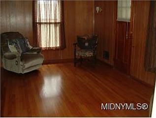 5th image of 44 Roosevelt Dr