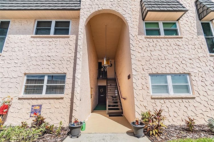 1st image of 117 Elmwood Cir #117
