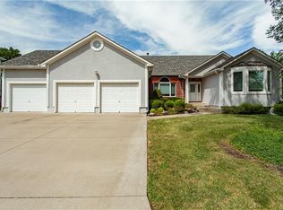 2105 SW Wall St, Blue Springs, MO 64015