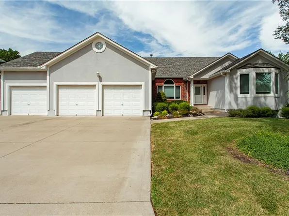 2105 SW Wall St, Blue Springs, MO 64015