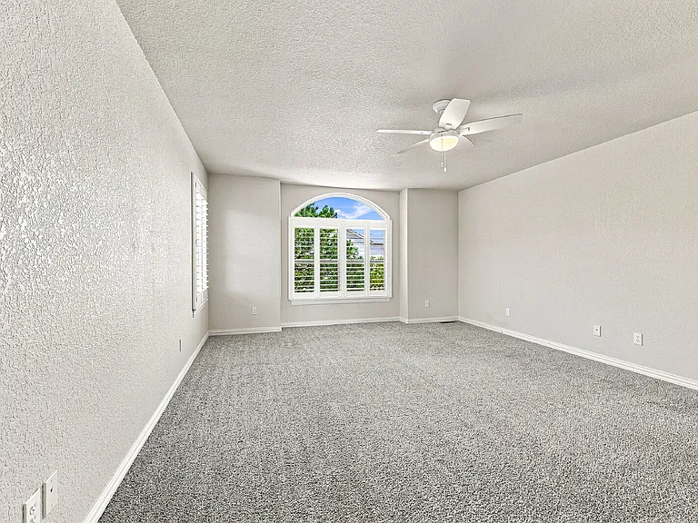 2425 Vanreen Dr — Photo 26