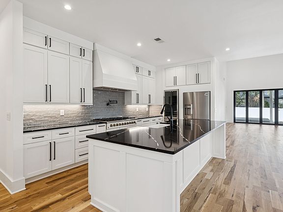 3rd image of 1114 Caldwell Ln