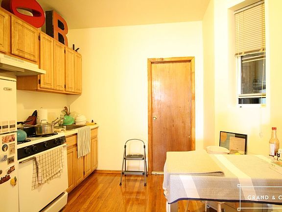 4th image of 649 Manhattan Ave APT 3C