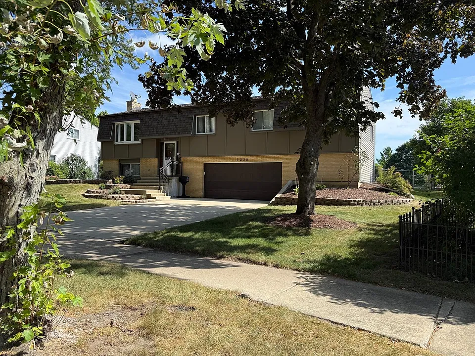 1230 Durham Dr