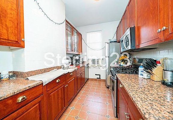 3rd image of 29-19 Astoria Blvd #3F