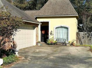 21009 April Ln, Livingston, LA 70754