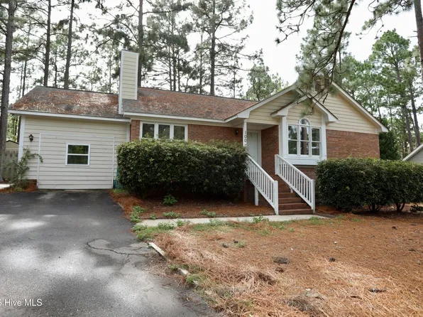 100 Sawmill Road E, Pinehurst, NC 28374
