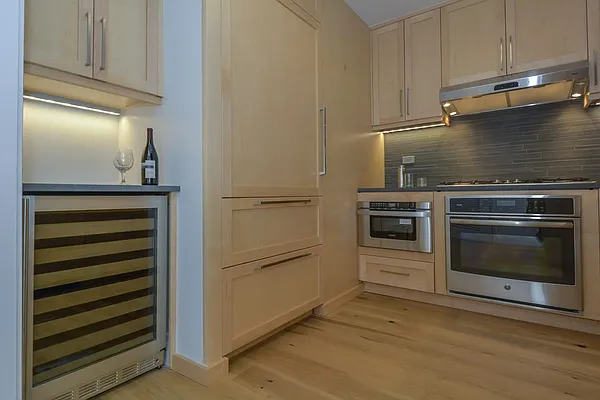 Rented by The Dermot Realty Management Company | media 48