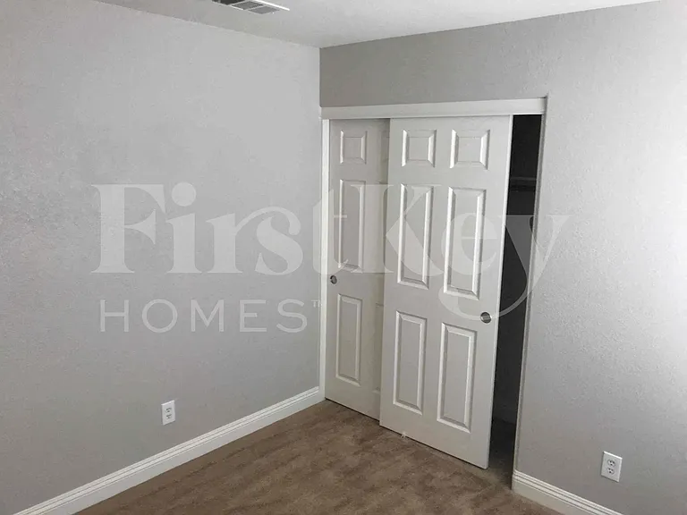 8041 Hilliard Ave — Photo 22