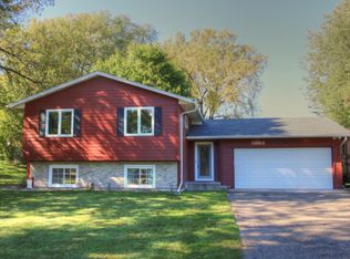 3883 Stockdale Dr, Vadnais Heights, MN 55127