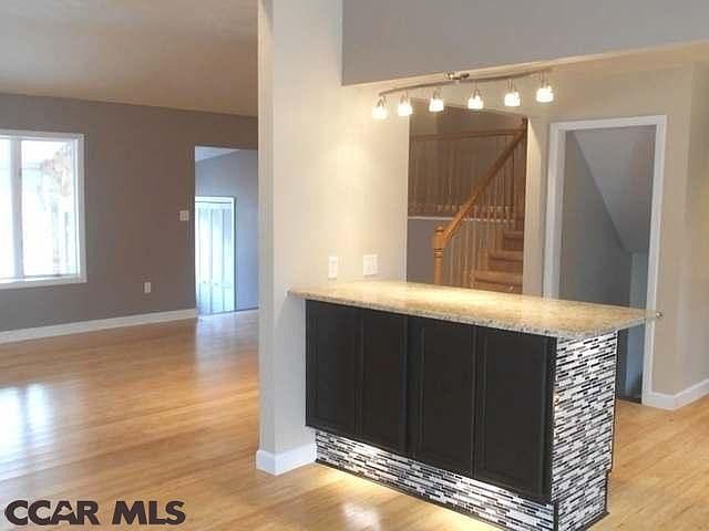 1st image of 14 S Barkway Ln