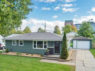 1221 Thorndale St, Green Bay, WI 54304