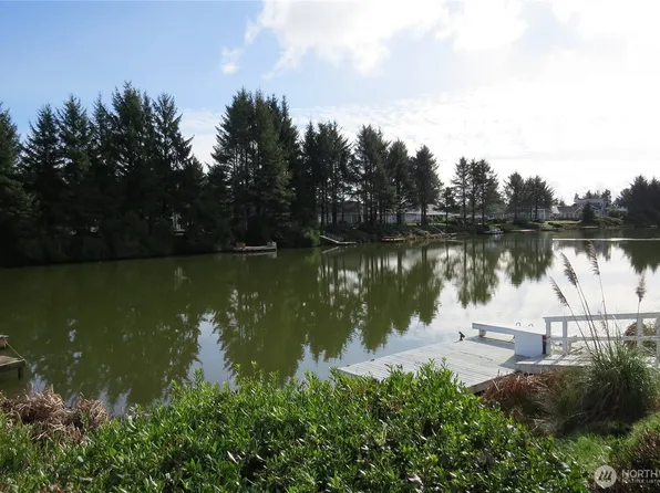 326 Wildwood Avenue SE, Ocean Shores, WA 98569