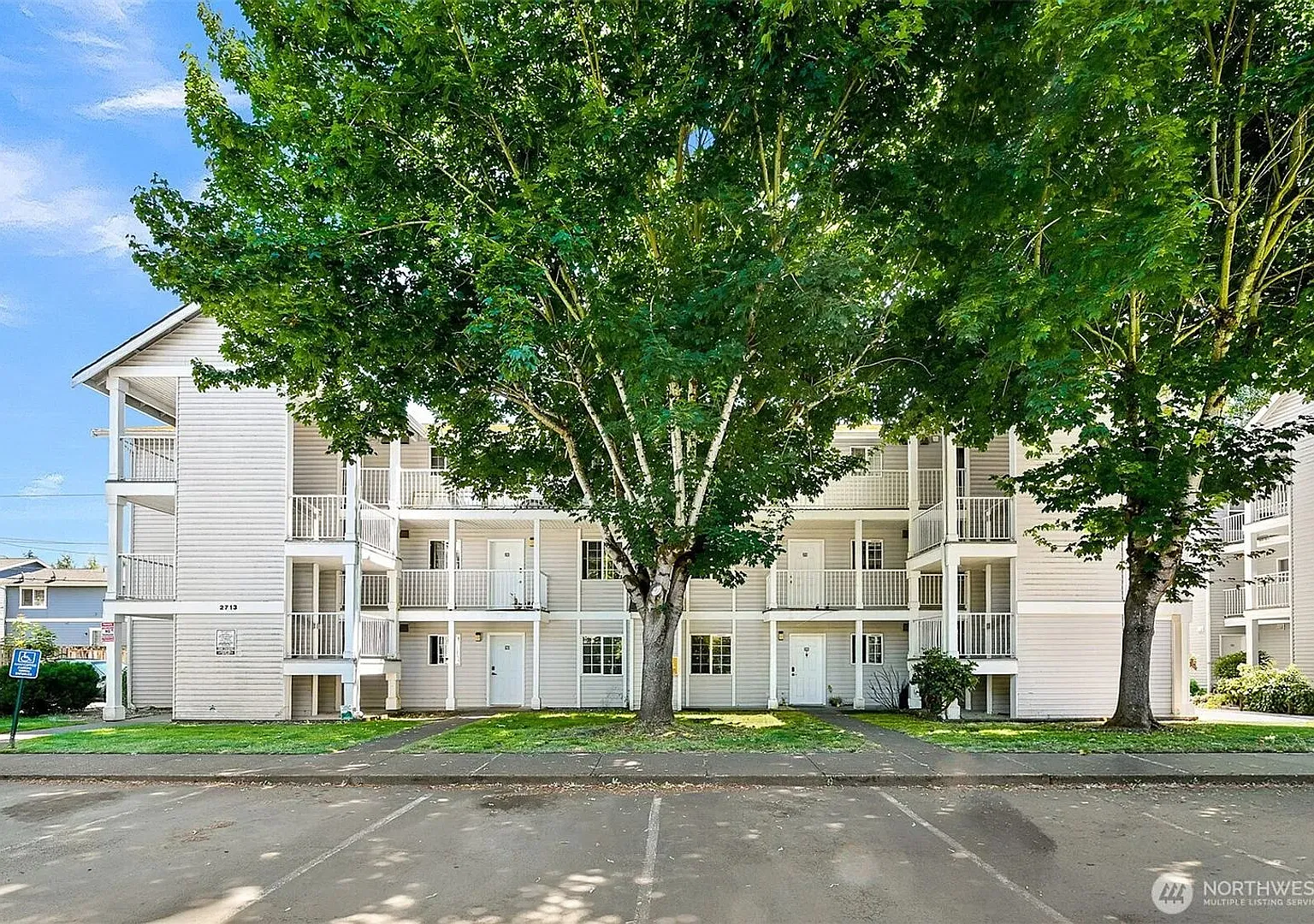 Charming 2BR Condo in Bellingham — Photo 1