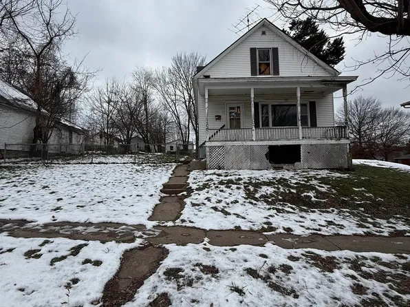 241 S 9th St, Burlington, IA 52601