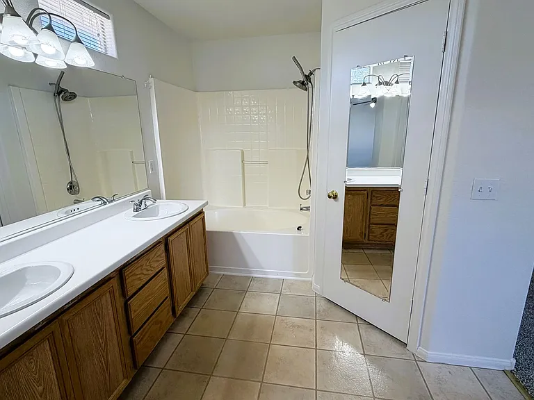 2424 Predera Ave — Photo 34