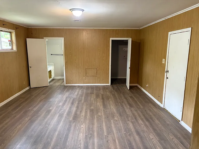 2531 Drexel St — Photo 9